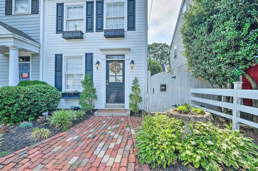 Old Town Walkable Paradise w/ Private Patio!