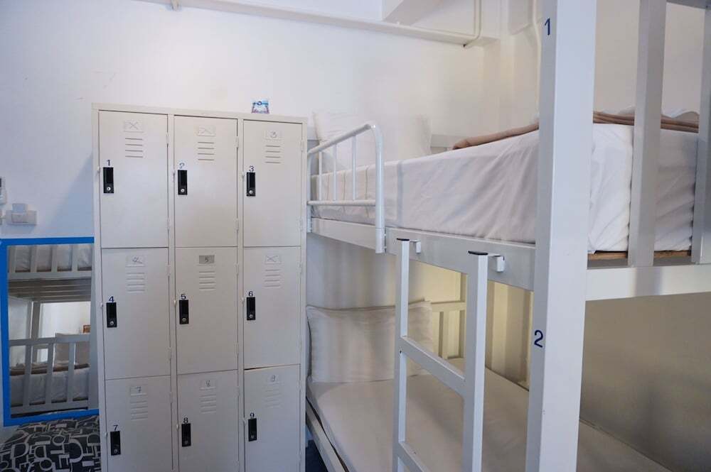 Кровать в общем номере в Frog House Bed & Breakfast