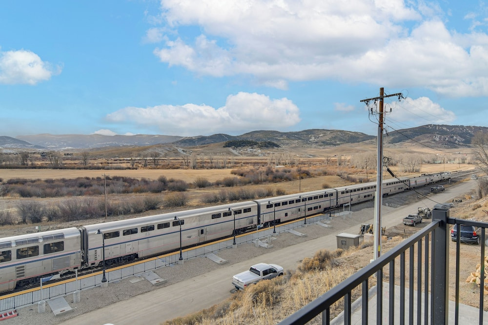 4 Mi to Granby Ranch: Gem w/ Balcony & Mtn Views!