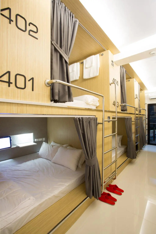 Bed in Dorm (6 full double beds)