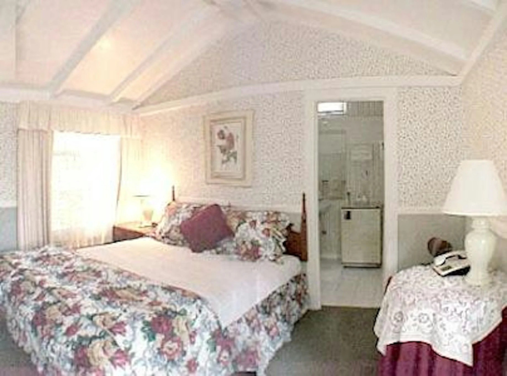 Carmel Green Lantern Inn — 2