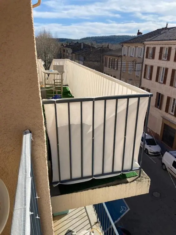 Appartement Salernes centre ville