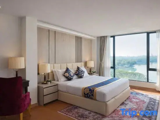 Premier Double room (full double bed)