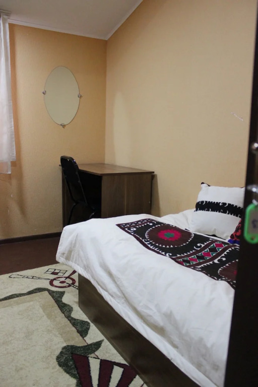 Кровать в общем номере в National Hostel