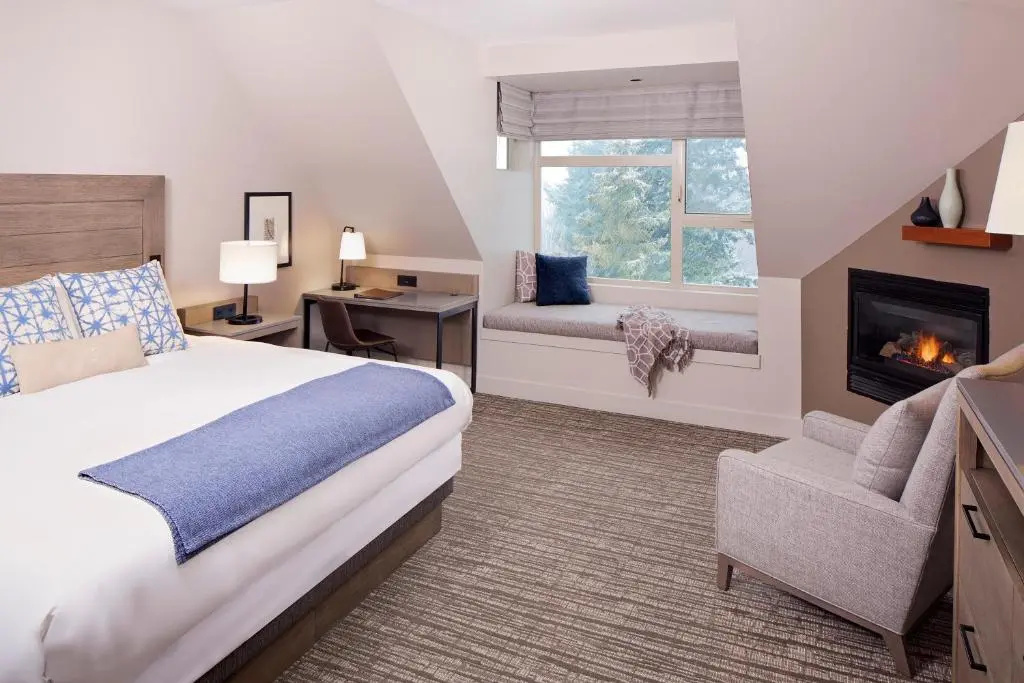 Standard room with partial view