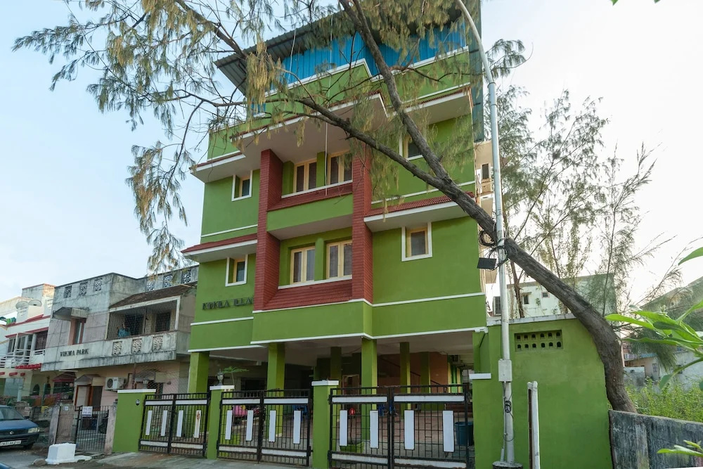 OYO 26936 Adhithya Inn