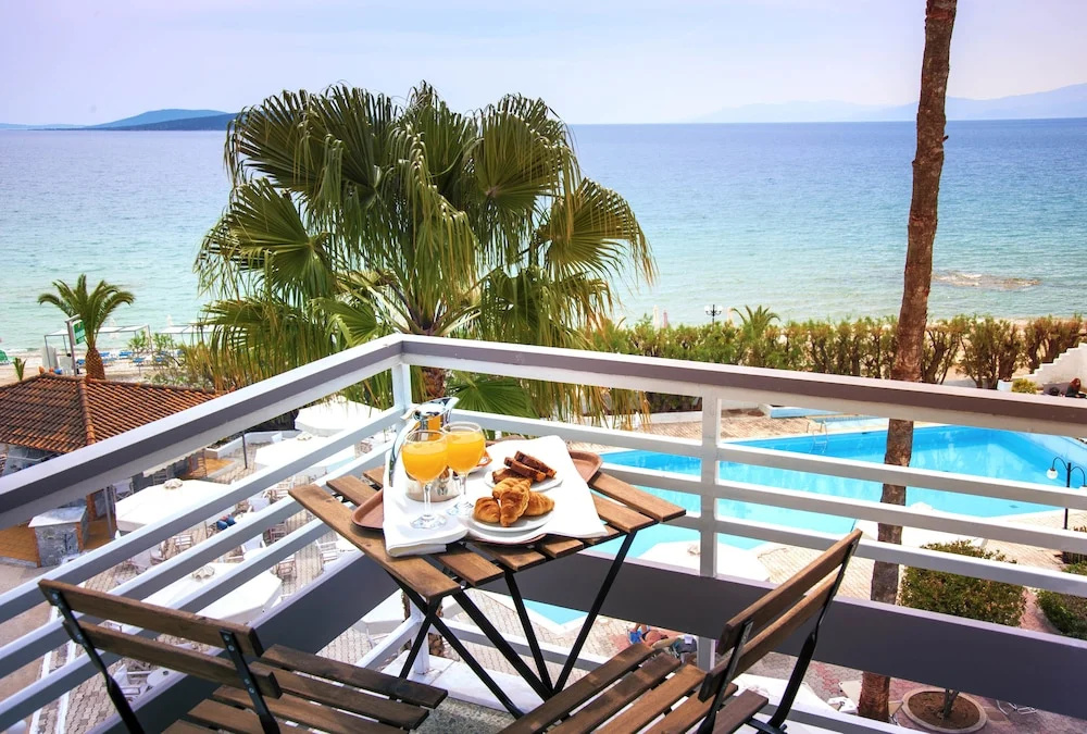 Standard Double room with partial sea view (twin beds)