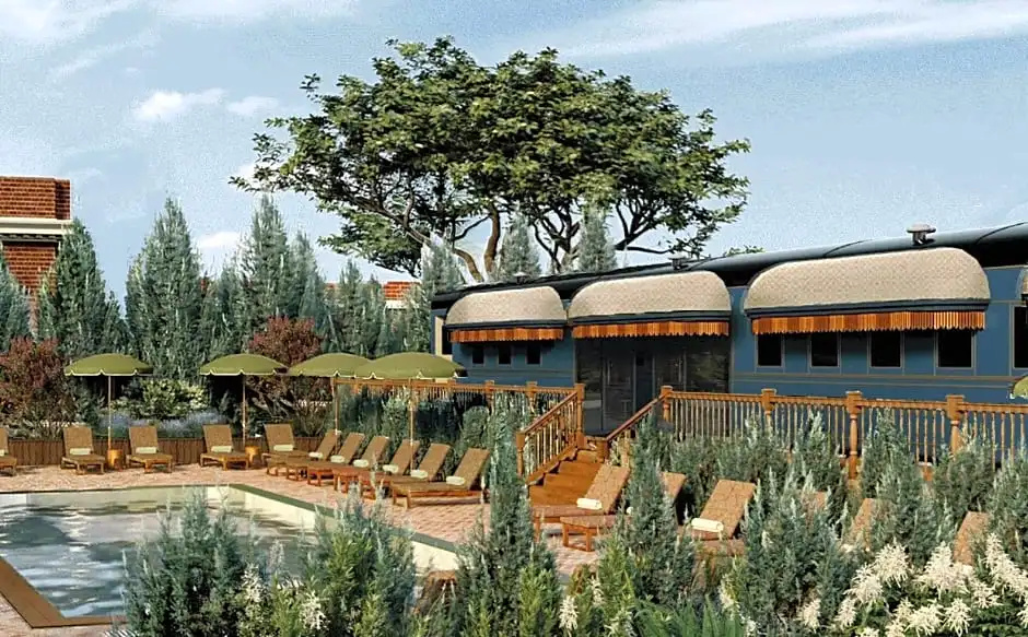 Suite with pool view