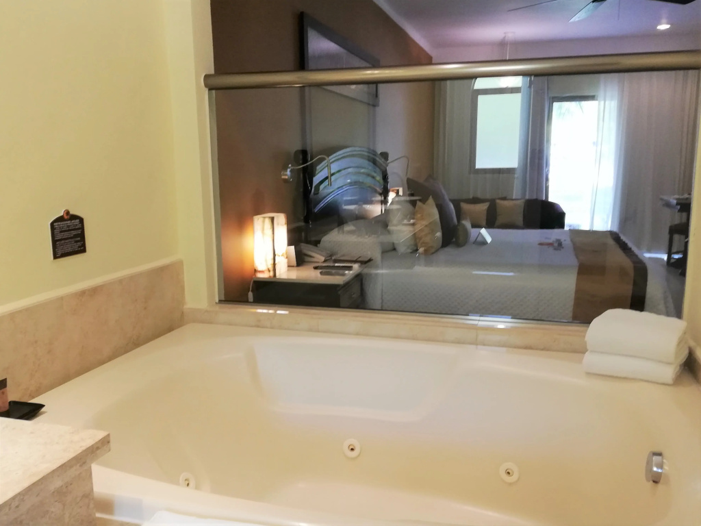El Dorado Royale, Catamarán, Cenote & More Inclusive Aparthotel