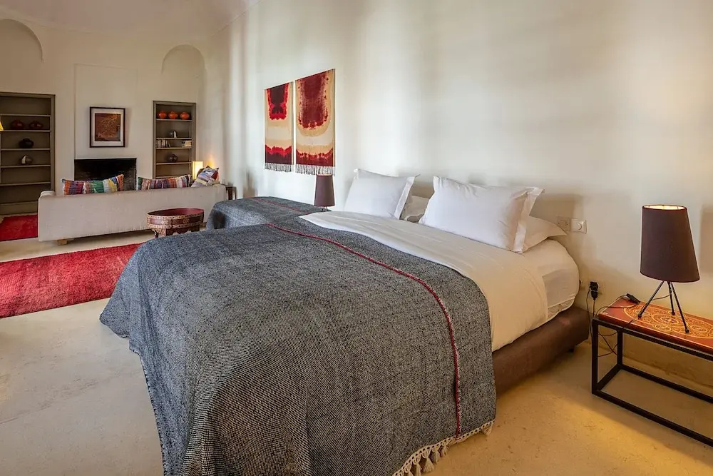 Deluxe Double Suite with courtyard view (full double bed)