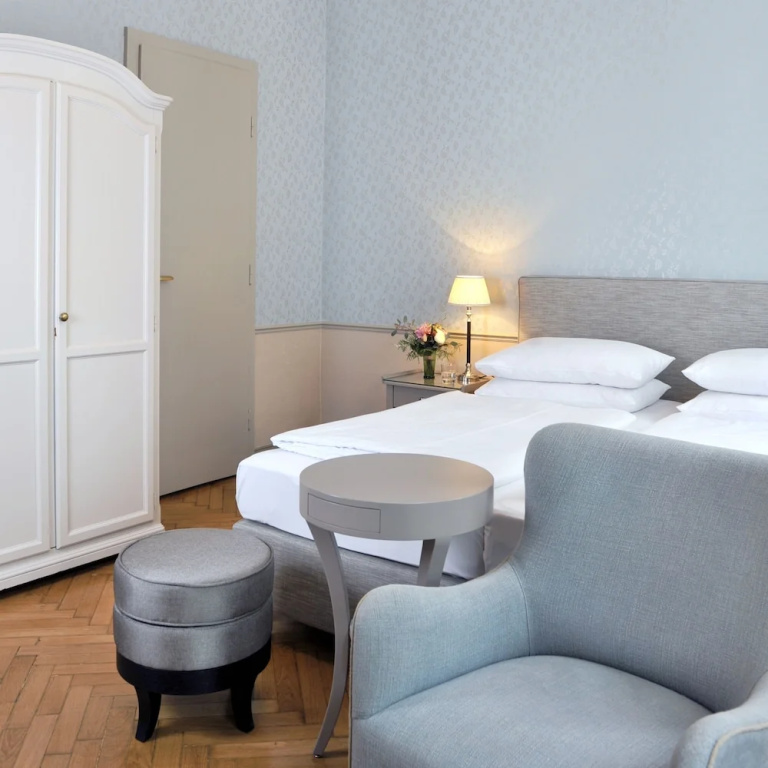 Classic Double room (full double bed)