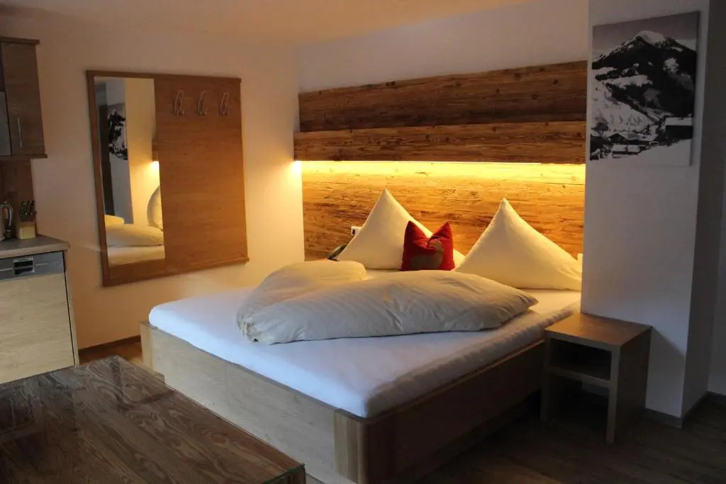 Double Studio (full double bed)