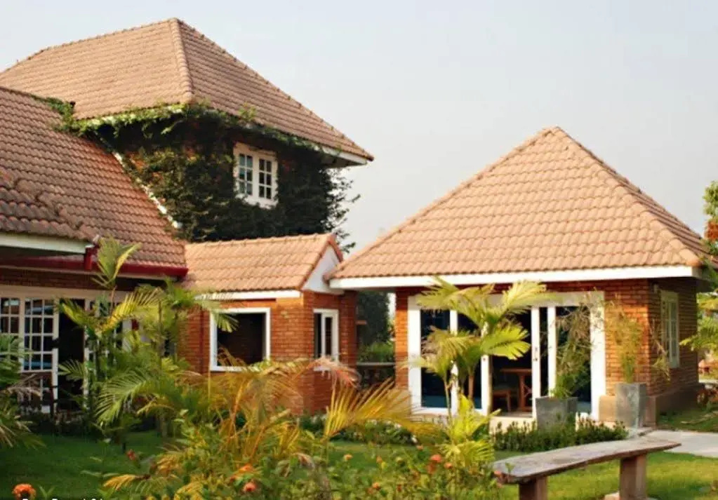 SaimoonburyResort