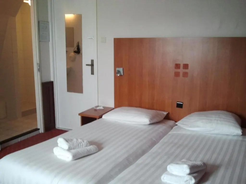 Economy Double room (full double bed)