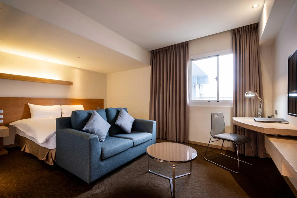 Deluxe Double room (full double bed)