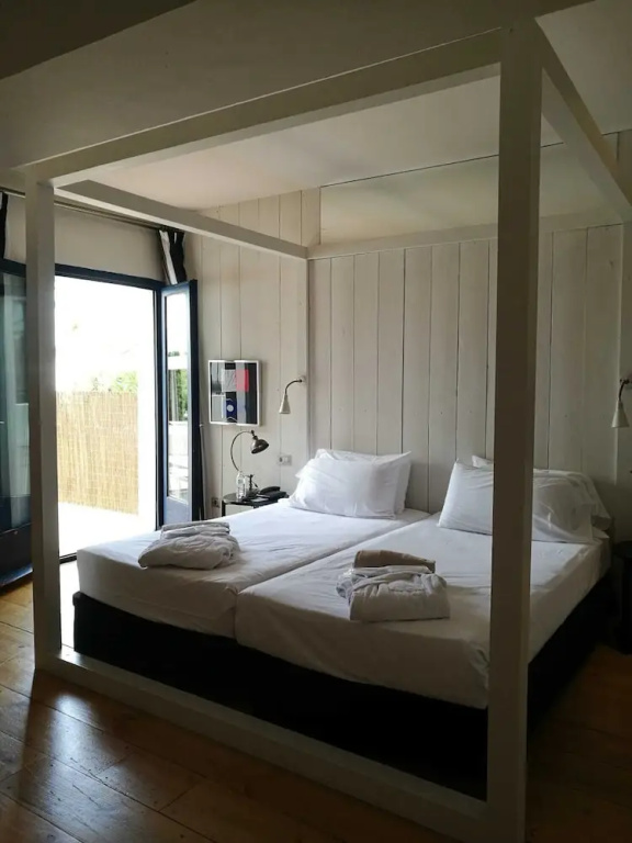 Superior Double room with balcony and with garden view (full double bed)