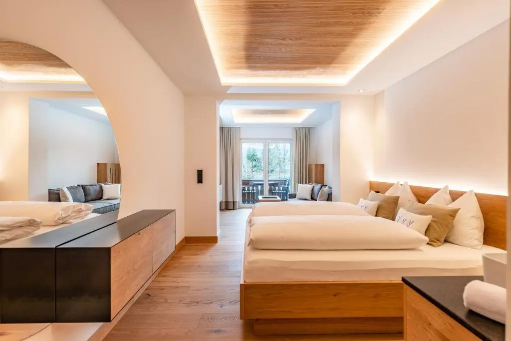 Standard Double room with balcony (full double bed)