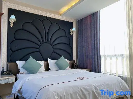 Deluxe Double room (full double bed)