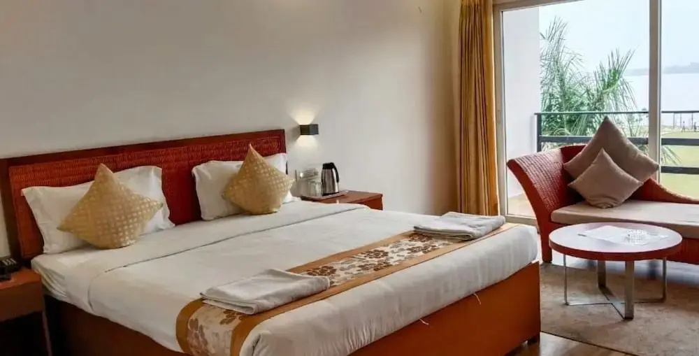 Executive Double room (full double bed)