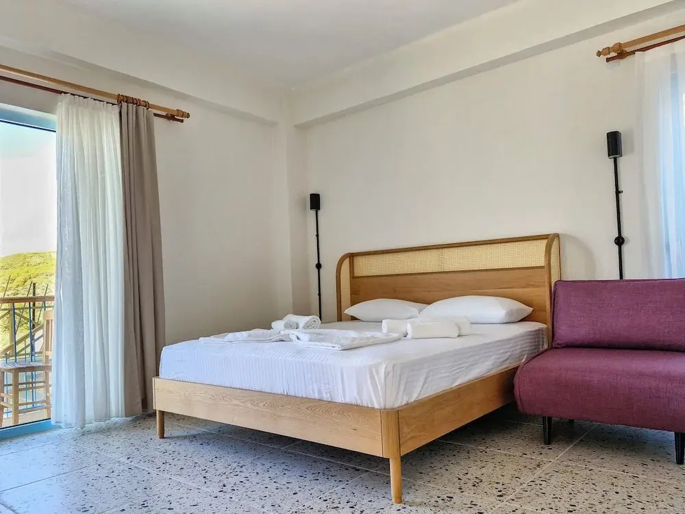 Standard Double room with balcony and with sea view (full double bed)