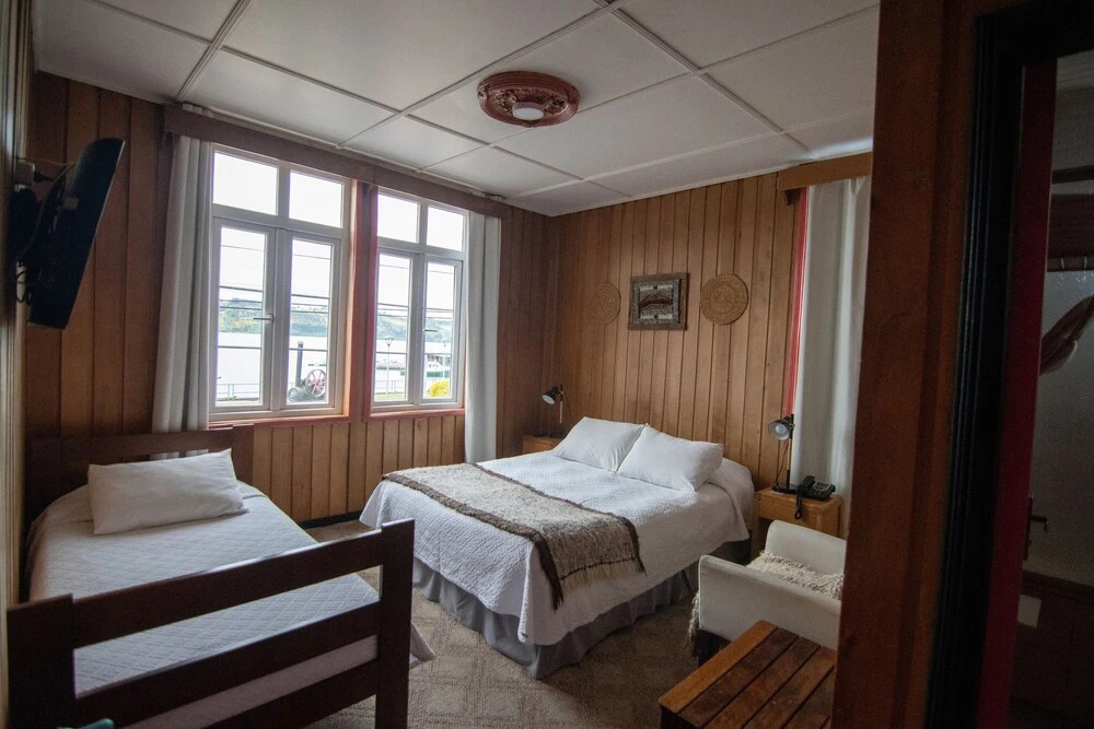 Standard Triple room with ocean view