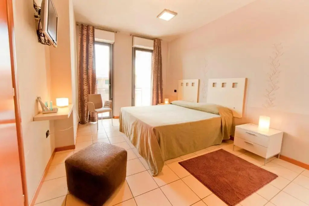 Standard Double room (full double bed)
