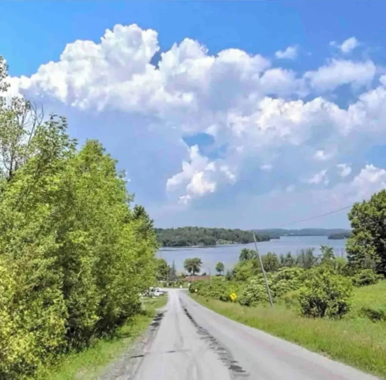 5 Bedroom Cottage at Rice Lake!