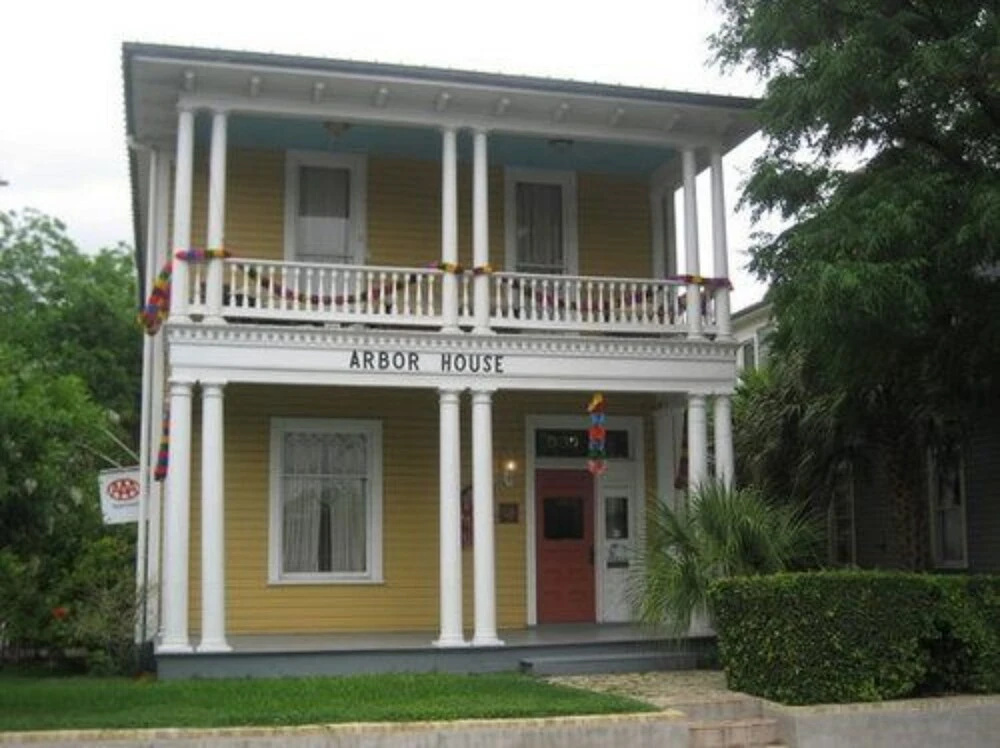 Arbor House Suites