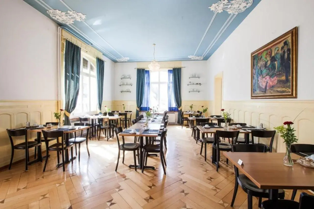 Carlton-Europe Vintage Adults Hotel - Général