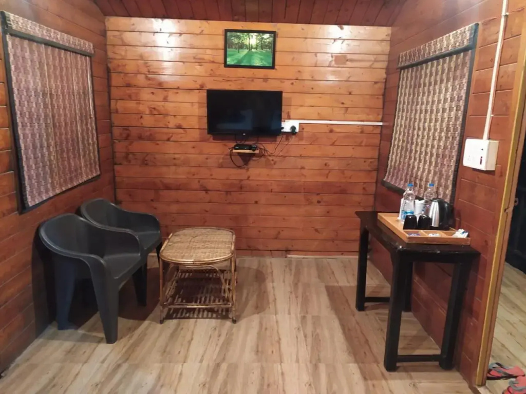 Rhea Safari Lodge