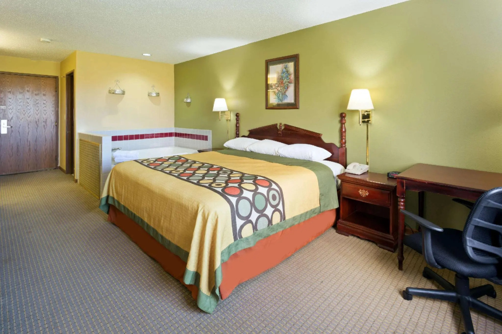 Double Suite (full double bed)