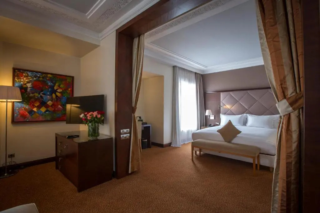 Deluxe Suite