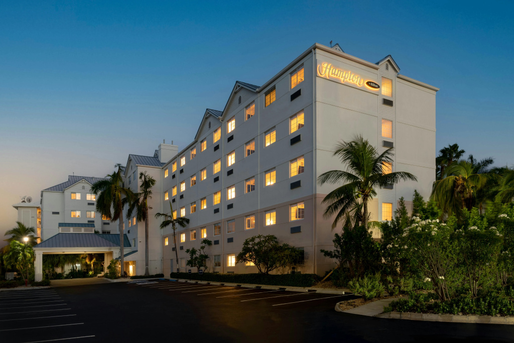 Hampton by Hilton Grand Cayman Seven Mile Beach