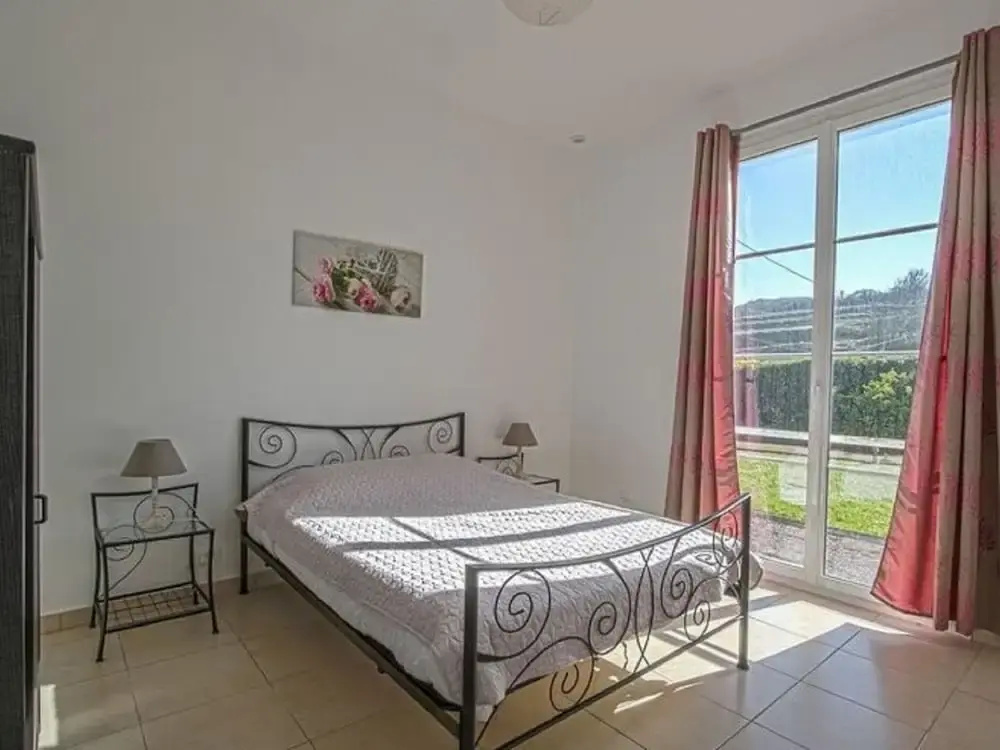 Afficher la photo 6 — Bright Holiday Home With Garden
