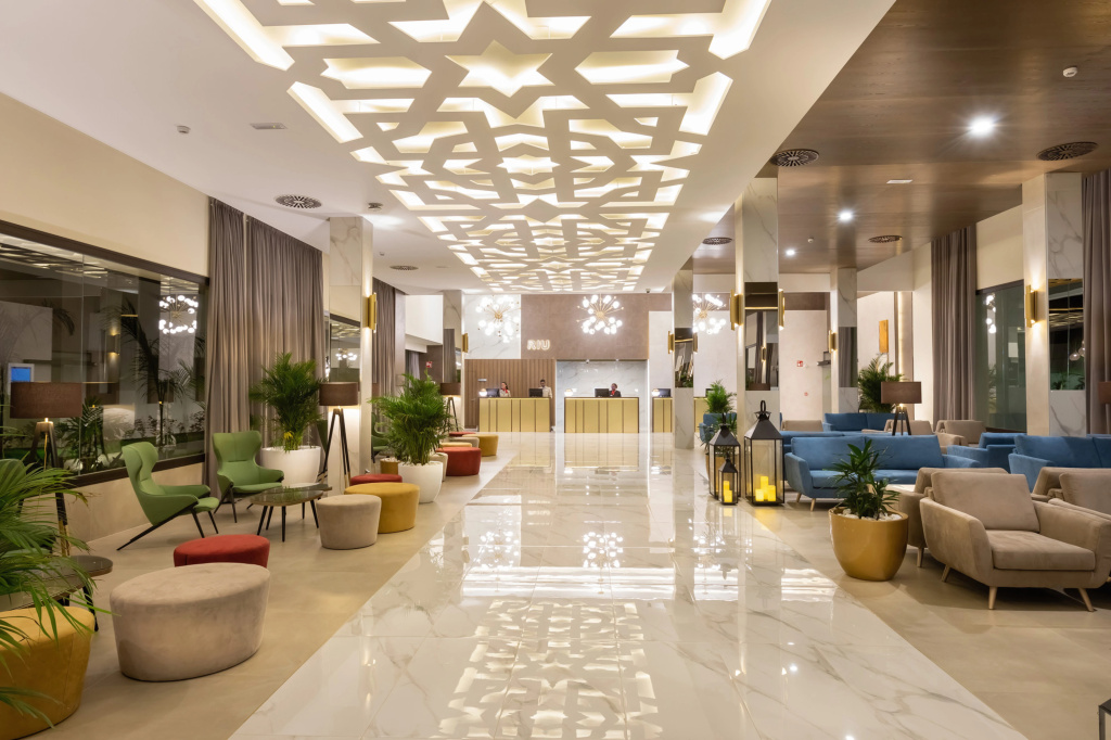 Lobby & Reception