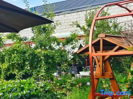 Plow-and-Read Homestay
