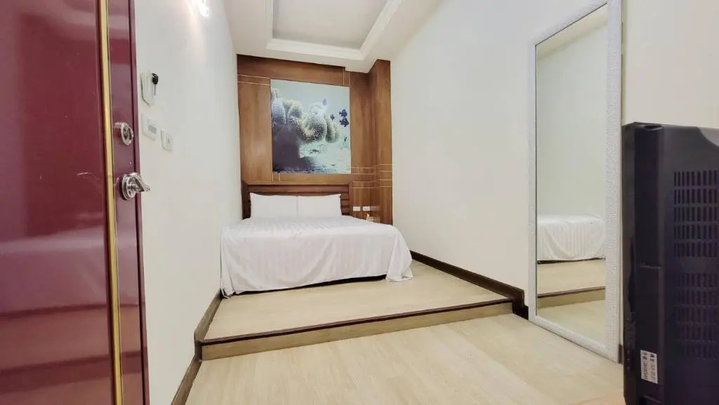 Economy room