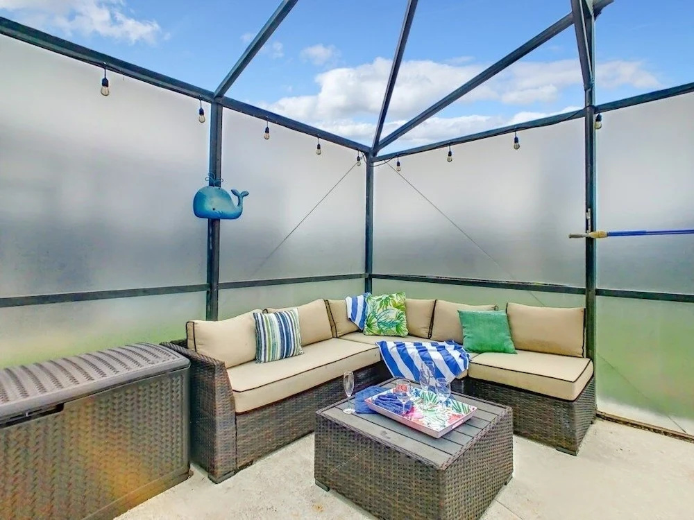 Beautiful Windsor Palms 4 Bed South Facing Pool 4 Bedroom Villa by RedAwning