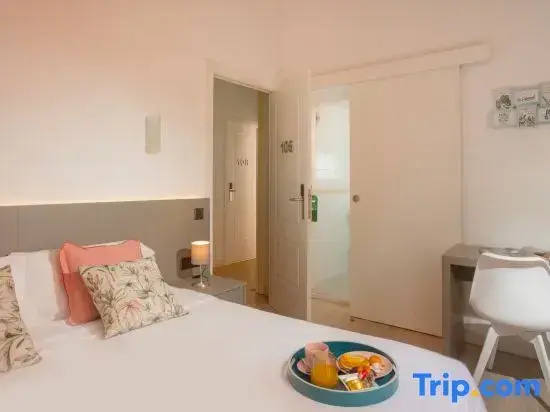Standard Double room with view (full double bed)