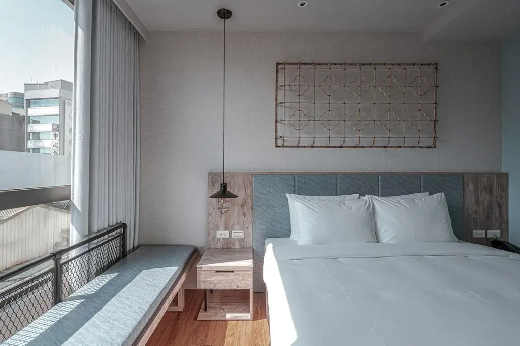 Deluxe Double room (full double bed)