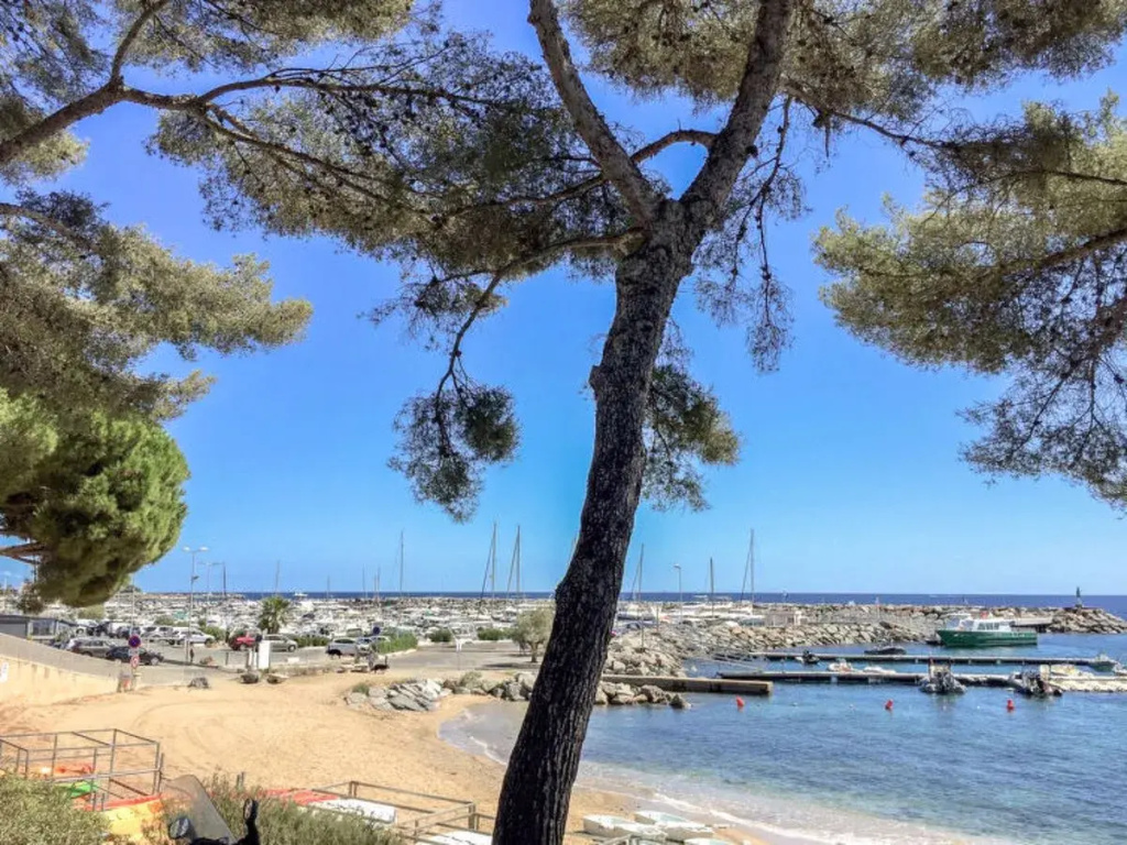 Beach & Waterfront
