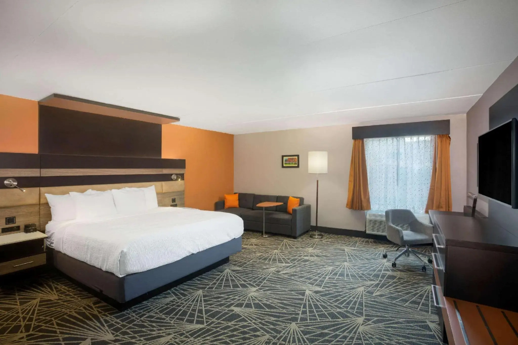 Double room (full double bed)