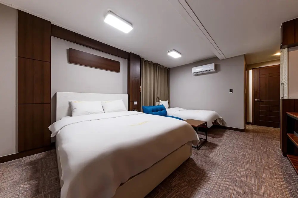 Standard Double room (twin beds)