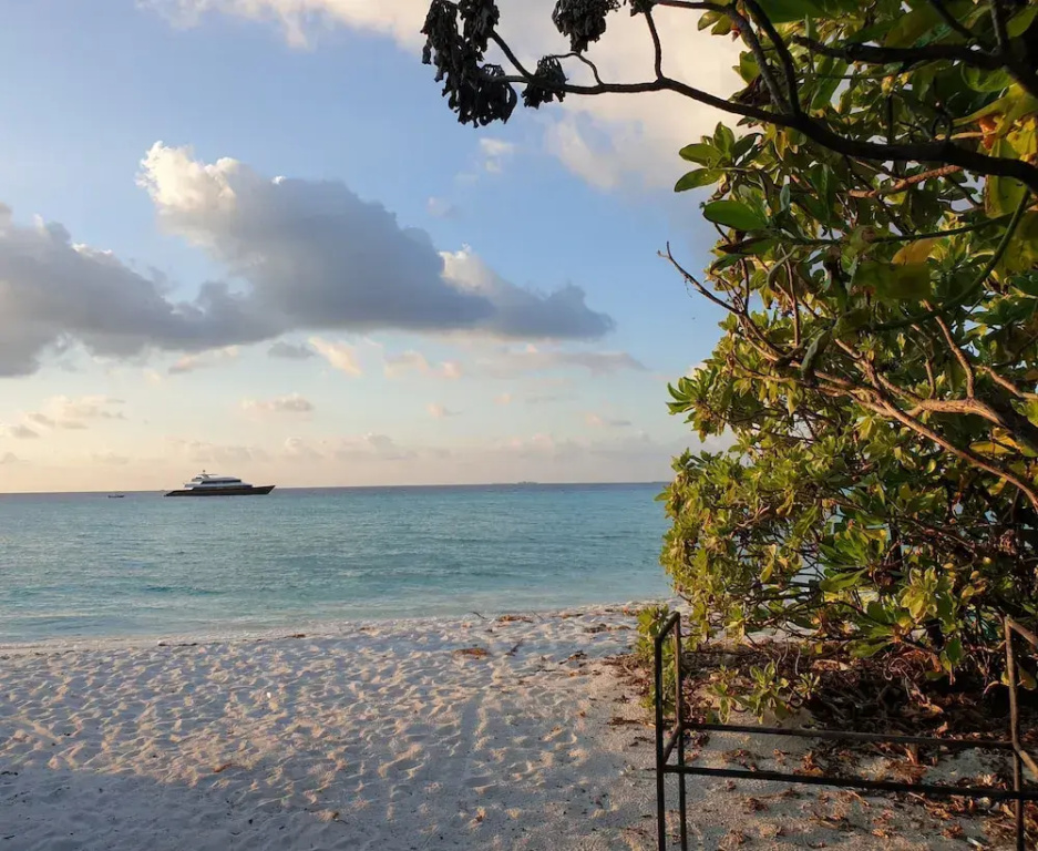 Dhigurah Tourist Hotel — фото