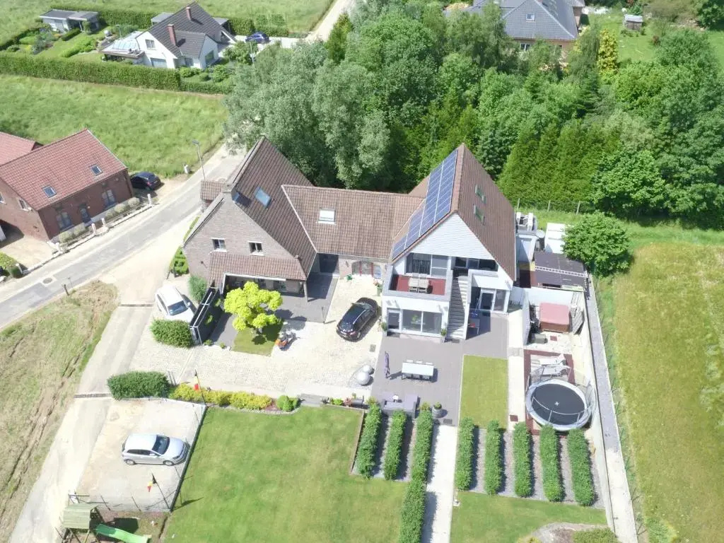3 Bedrooms Cottage