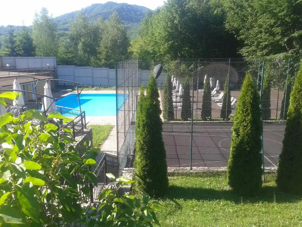 Erney Laz Hotel