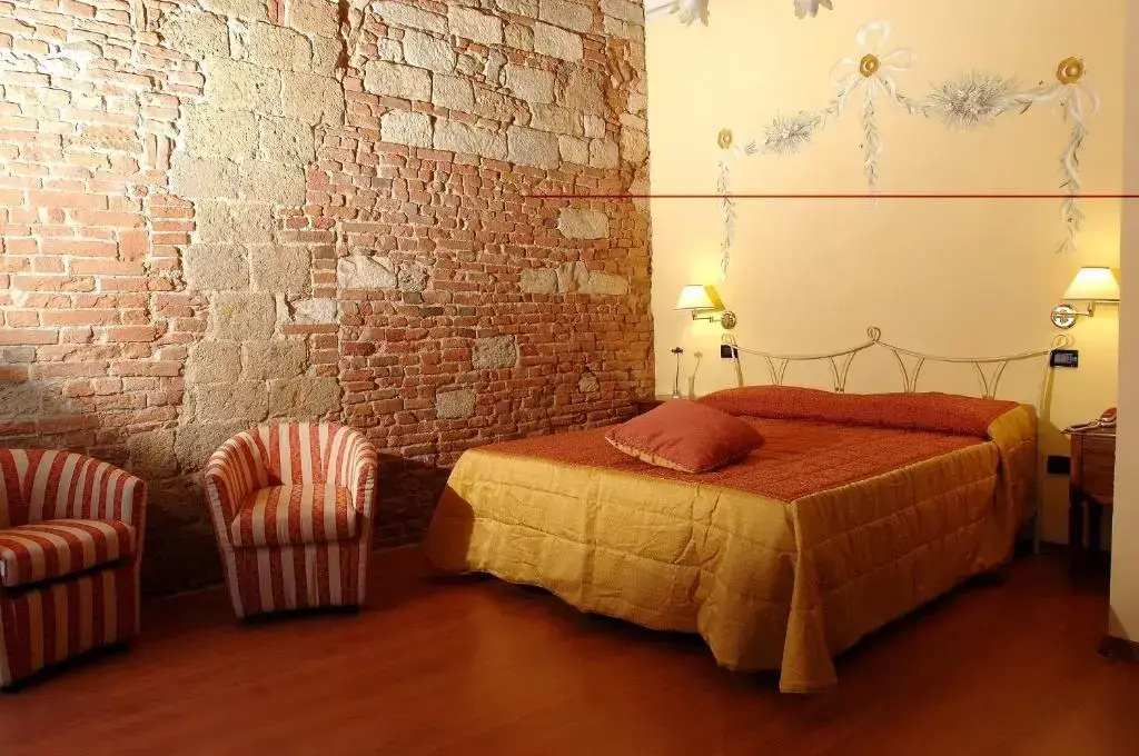Deluxe Double room (full double bed)