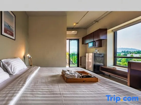 Deluxe Double room with mountain view (full double bed)