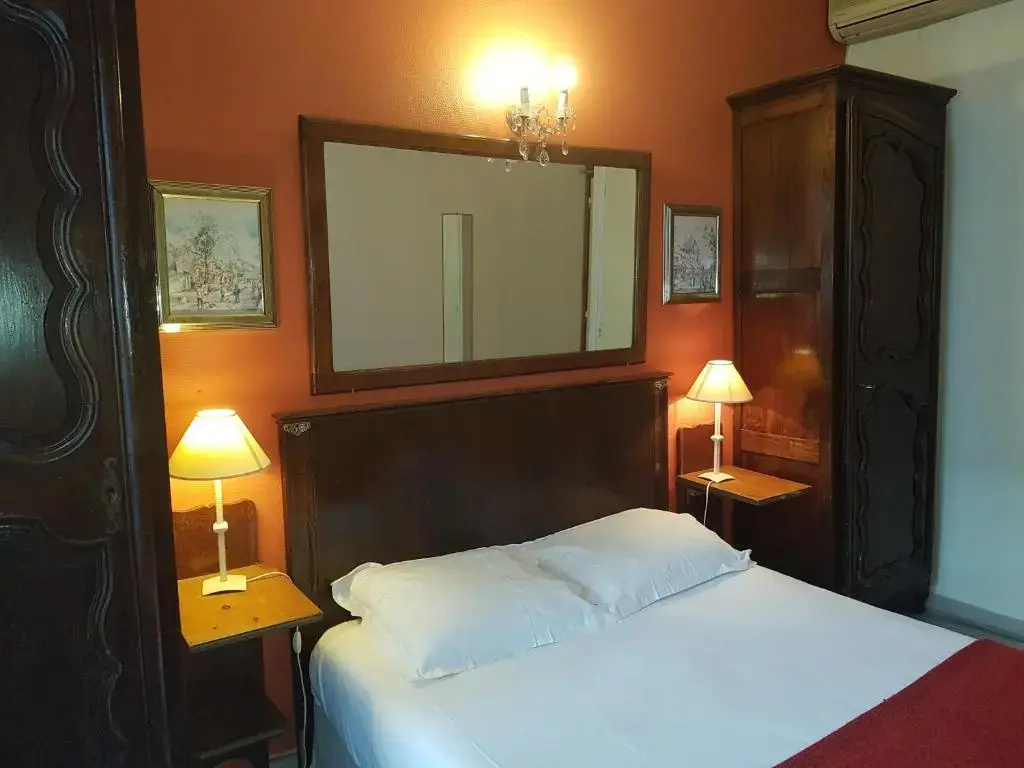 Standard Double room with garden view (full double bed)