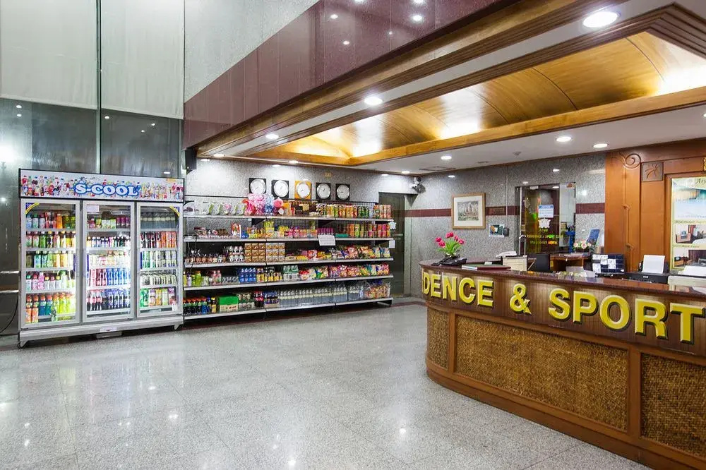 Food & Beverage